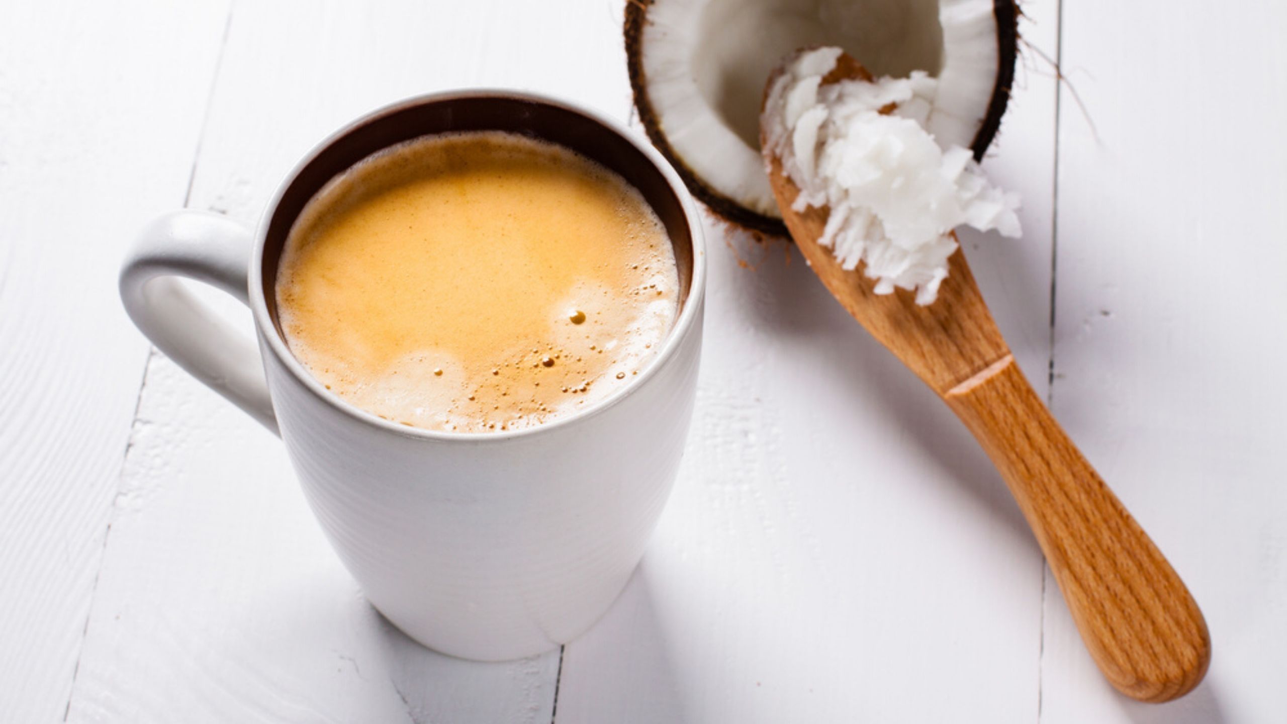 Кава з кокосовою олією: цей напій смачний і допоможе схуднути