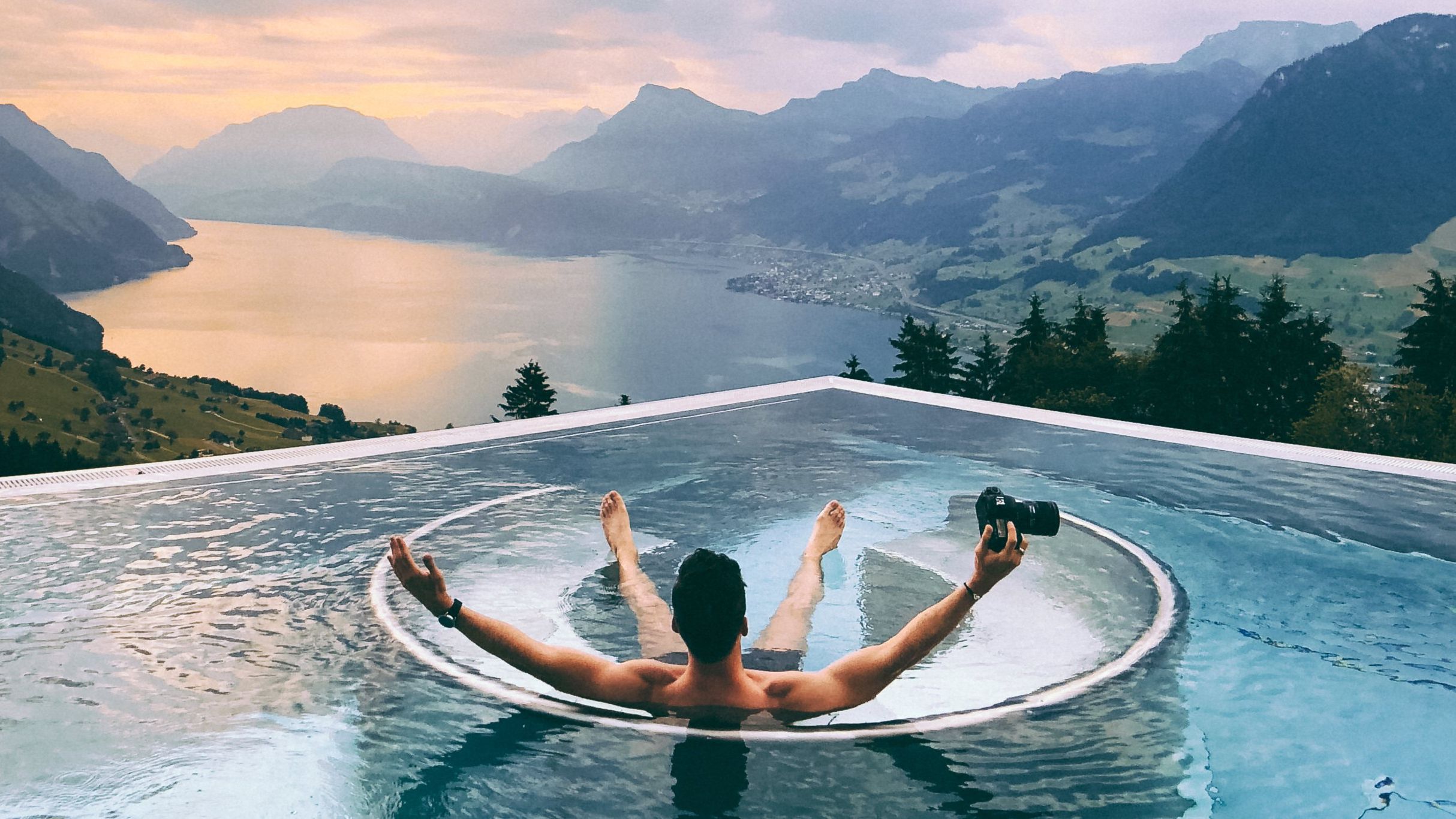 З'явилася вакансія мандрівника з зарплатою 2500 доларів в тиждень