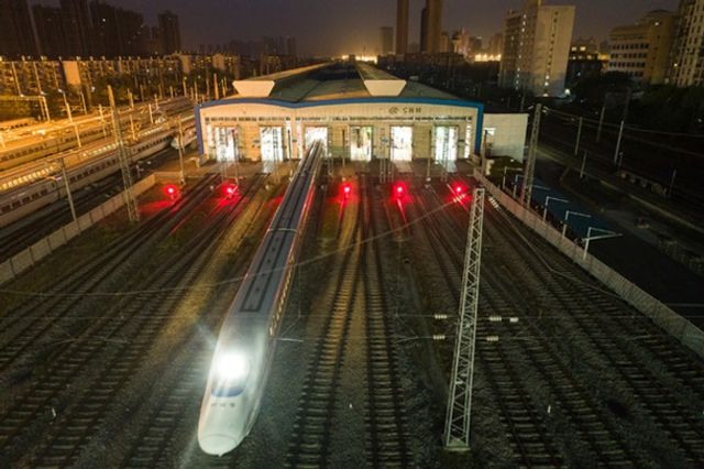 Як Ухань повертається до життя після карантину: фоторепортаж - фото 397094