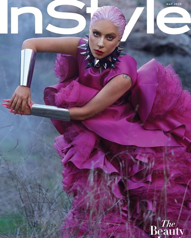 Леді Гага знялася в піджаку на голе тіло: гарячі фото - фото 397130