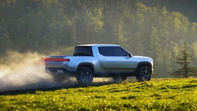 Вихід головного конкурента Tesla Cybertruck раптово перенесли - фото 397223