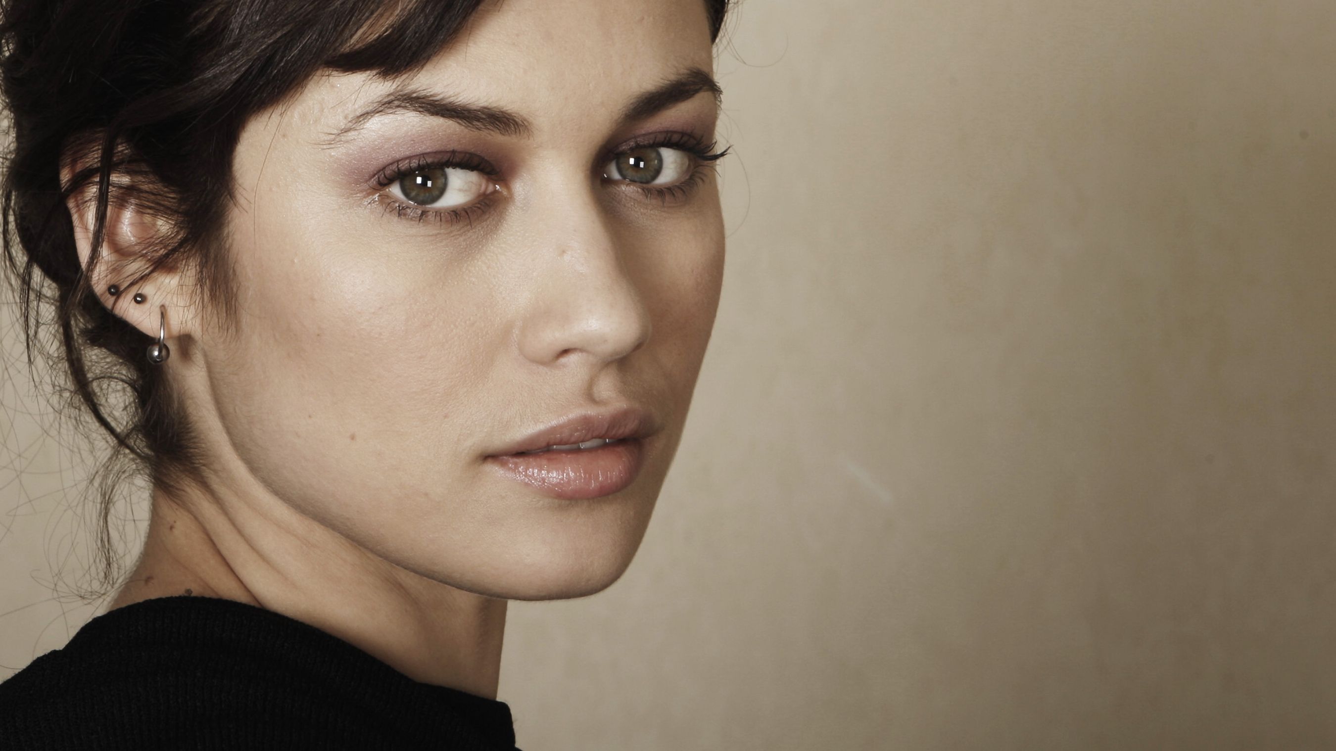 Подруга Бонда Ольга Куриленко розповіла про перемогу над пандемією