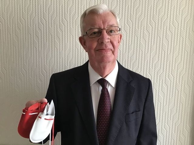 Єлизавета II роздала британцям традиційну милостиню поштою: фото - фото 397322