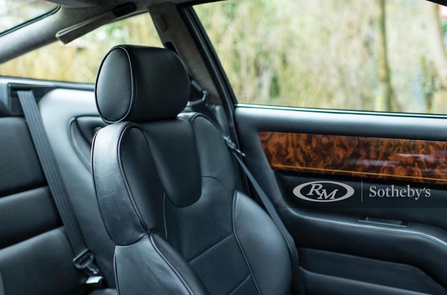 Екстремальний Aston Martin з 90-х пустять з молотка - фото 397366