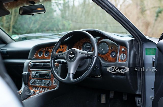 Екстремальний Aston Martin з 90-х пустять з молотка - фото 397367