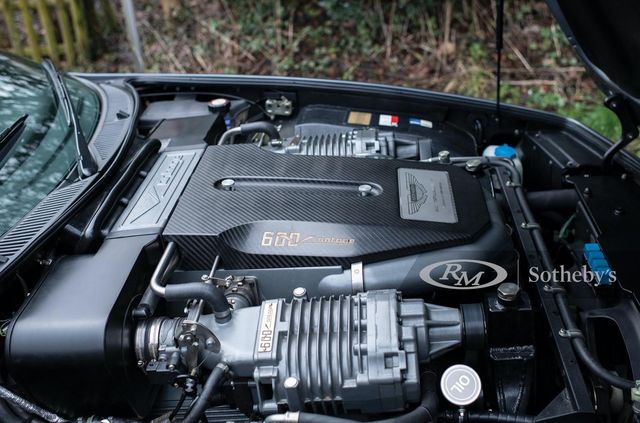 Екстремальний Aston Martin з 90-х пустять з молотка - фото 397368