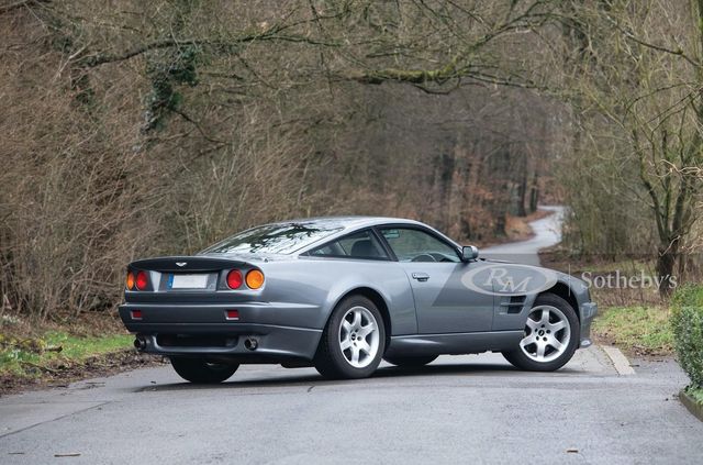 Екстремальний Aston Martin з 90-х пустять з молотка - фото 397371