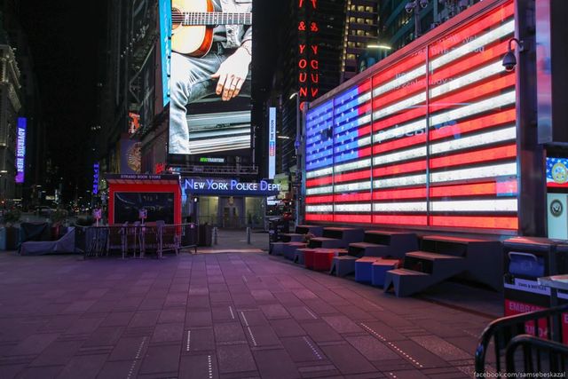 Як виглядає нічний Нью-Йорк на карантині - фото 397408