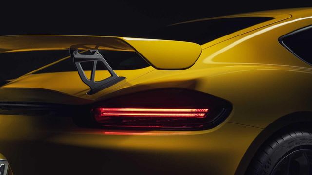 Під капотом буде понад 500 'конячок' - фото 397476