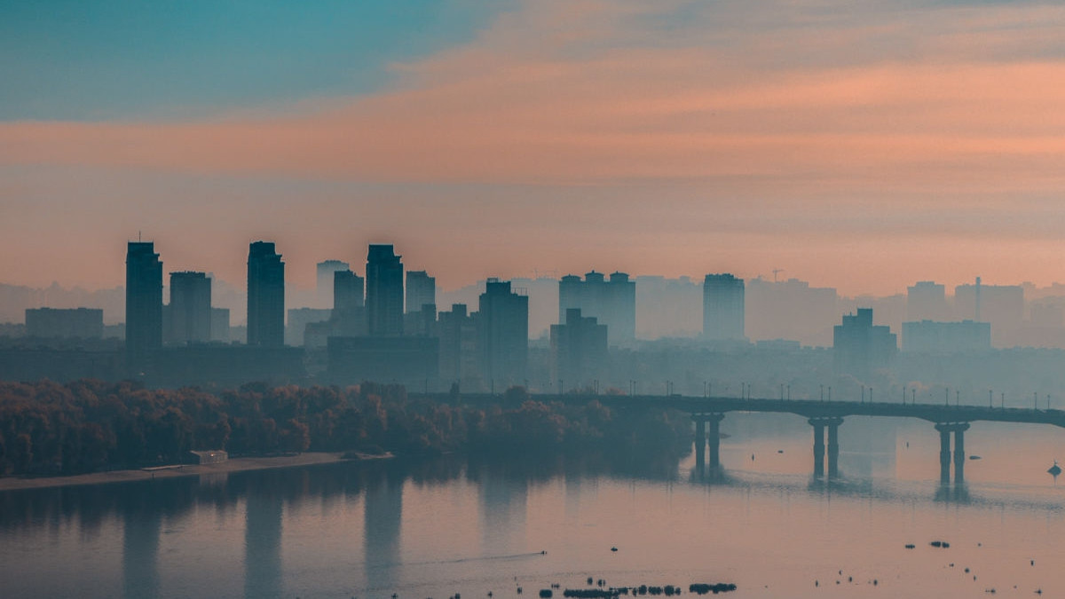 Київ очолив рейтинг міст світу з найбруднішим повітрям - фото 1