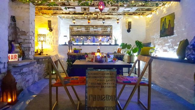 Британське подружжя перетворило гараж в іспанський ресторан (фото) - фото 397564