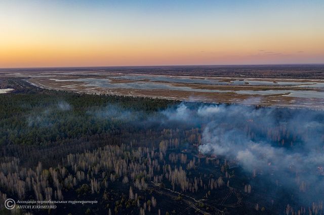 Пожежа в Чорнобильській зоні: останні новини та фото з епіцентру подій - фото 397855