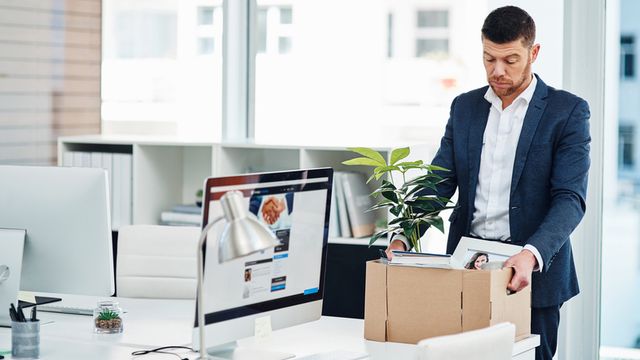 Стало відомо, скільки українців не працюють через карантин - фото 397949