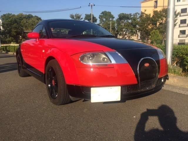 Шалені умільці: дивіться, як Audi TT перетворили на Bugatti Veyron - фото 397976