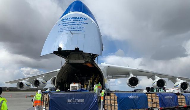 Українська МРІЯ приземлилась у Польщі з рекордним медичним вантажем - фото 398026