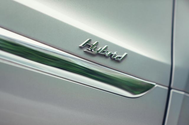 Сумнівна економія: розраховано реальний розхід палива гібридного Bentley Bentayga - фото 398067