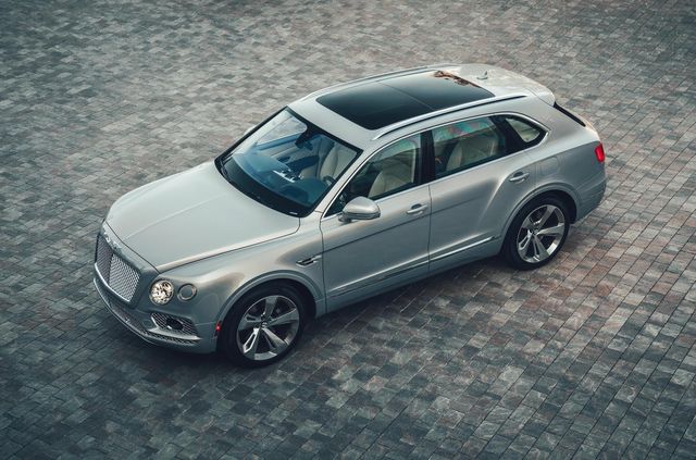 Сумнівна економія: розраховано реальний розхід палива гібридного Bentley Bentayga - фото 398072