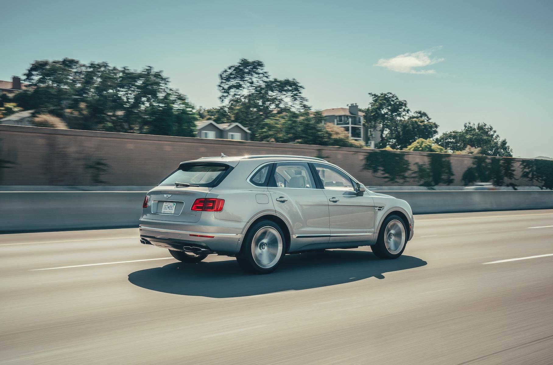 Сумнівна економія: розраховано реальний розхід палива гібридного Bentley Bentayga