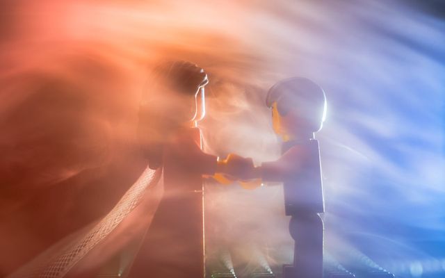 Карантин – не завада: весільний фотограф зробив фотосесію для Lego-молодят - фото 398107