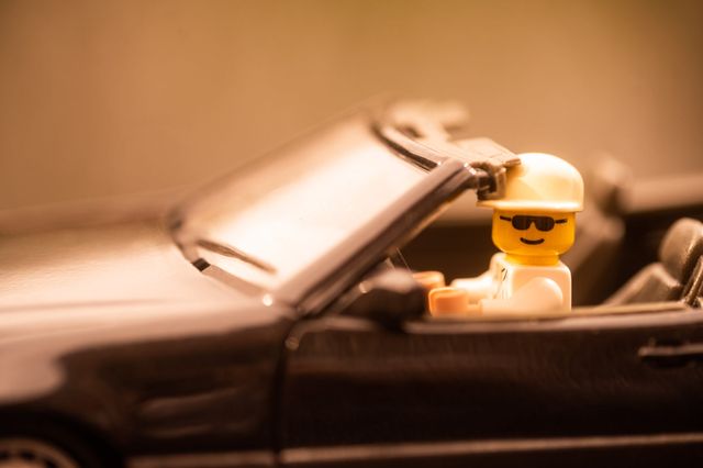 Карантин – не завада: весільний фотограф зробив фотосесію для Lego-молодят - фото 398110