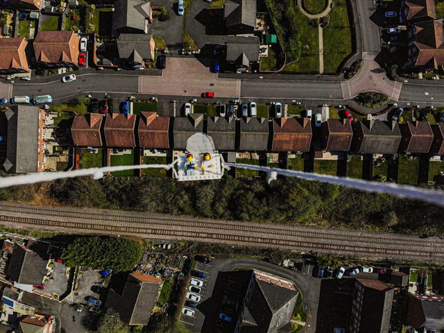 Карантин – не завада: весільний фотограф зробив фотосесію для Lego-молодят - фото 398116