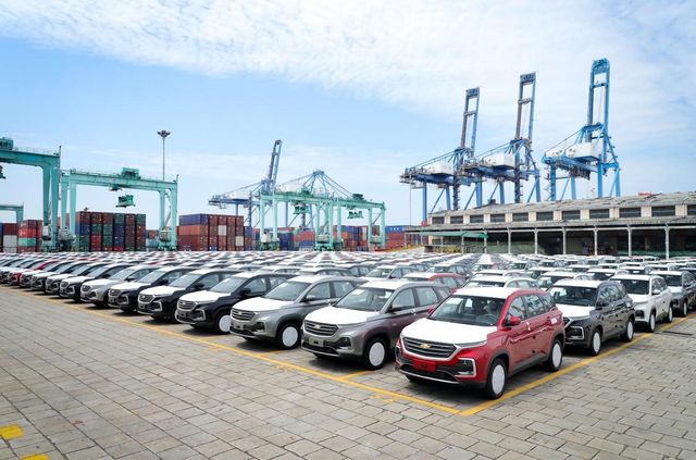 Покупцям доплачують, аби вони купували нові авто у Китаї - фото 398337