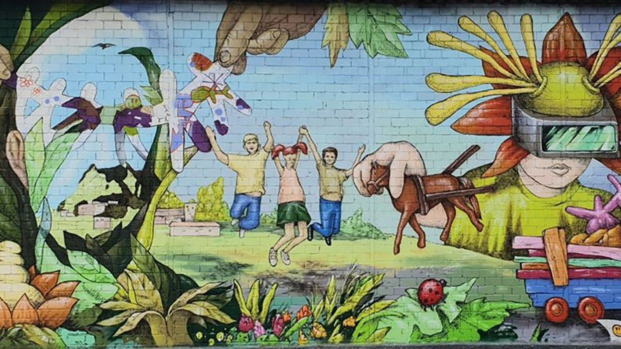У Києві з'явився новий яскравий мурал: фотофакт