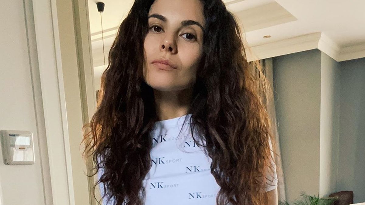 Настя Каменських зіграла хіт Nirvana за допомогою сковорідки: відео