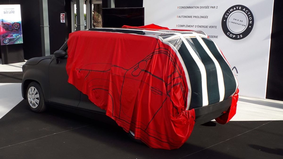 У Франції створили електромобіль, який заряджається від свого чохла