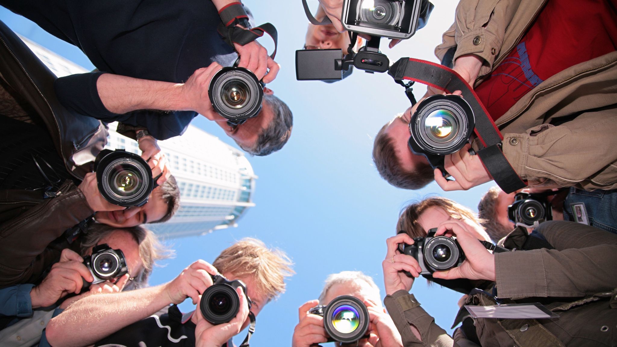 Українські фотографи продають роботи, щоб допомогти лікарям - фото 1