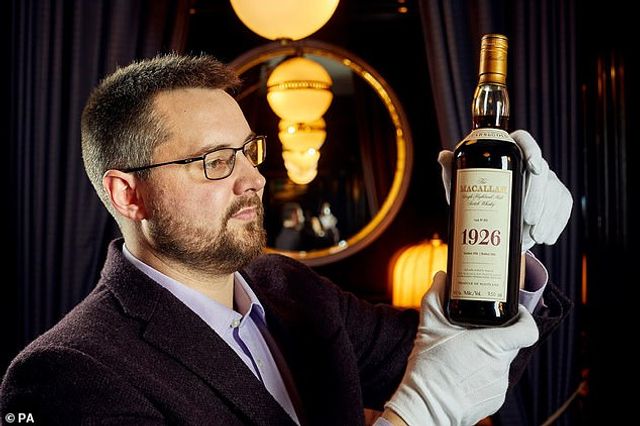 У Шотландії виставили на аукціон найдорожчий напій у світі - фото 398850