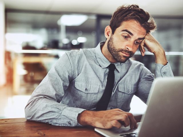 Офісна робота є причиною не лише стресів - фото 398899