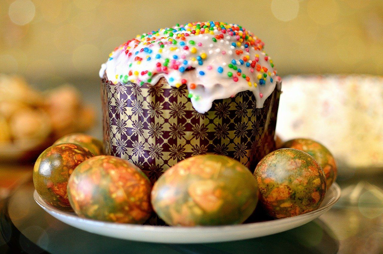 Молитва на Великдень для освячення пасок вдома та благословення столу