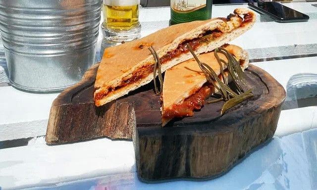 Дивна презентація страв у закладах, яка викликає подив і шок (фото) - фото 399090