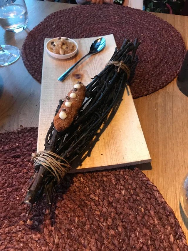 Дивна презентація страв у закладах, яка викликає подив і шок (фото) - фото 399092