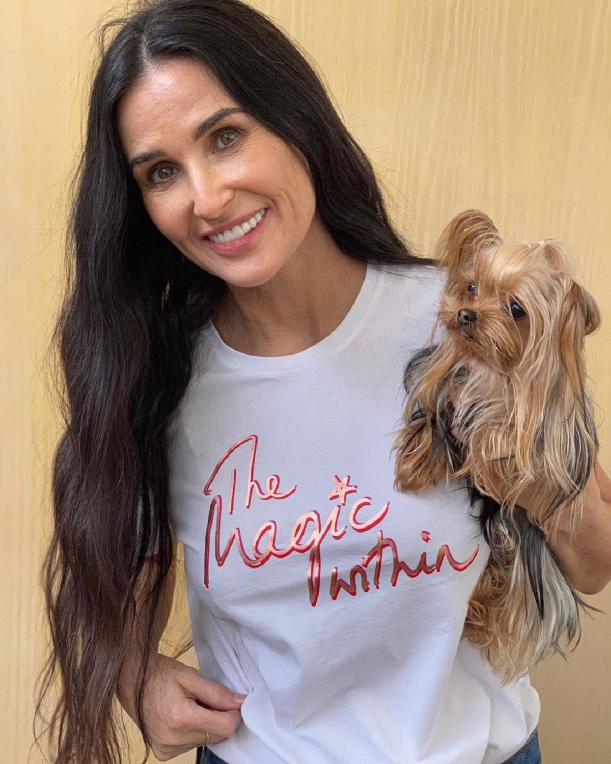 Розкішна Демі Мур захопила фанатів новою зйомкою