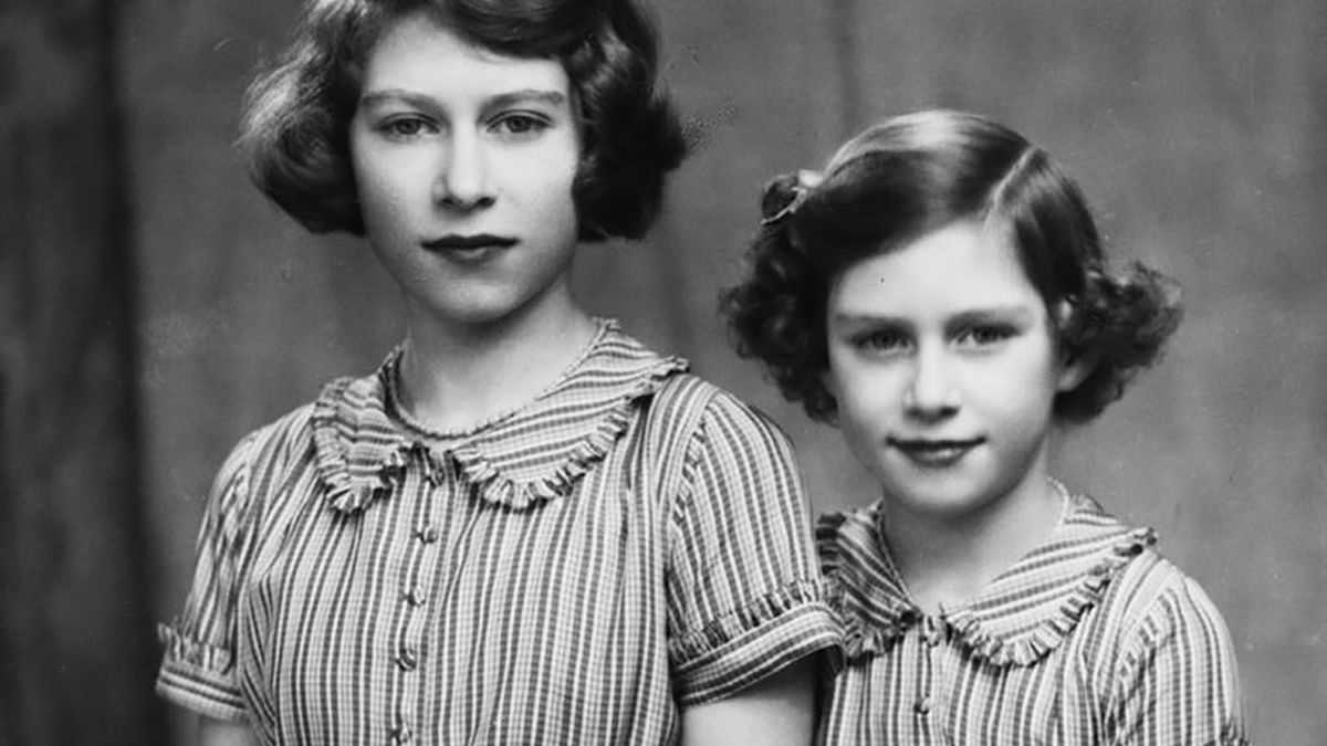 Опубліковані рідкісні кінокадри дитячих років Єлизавети II