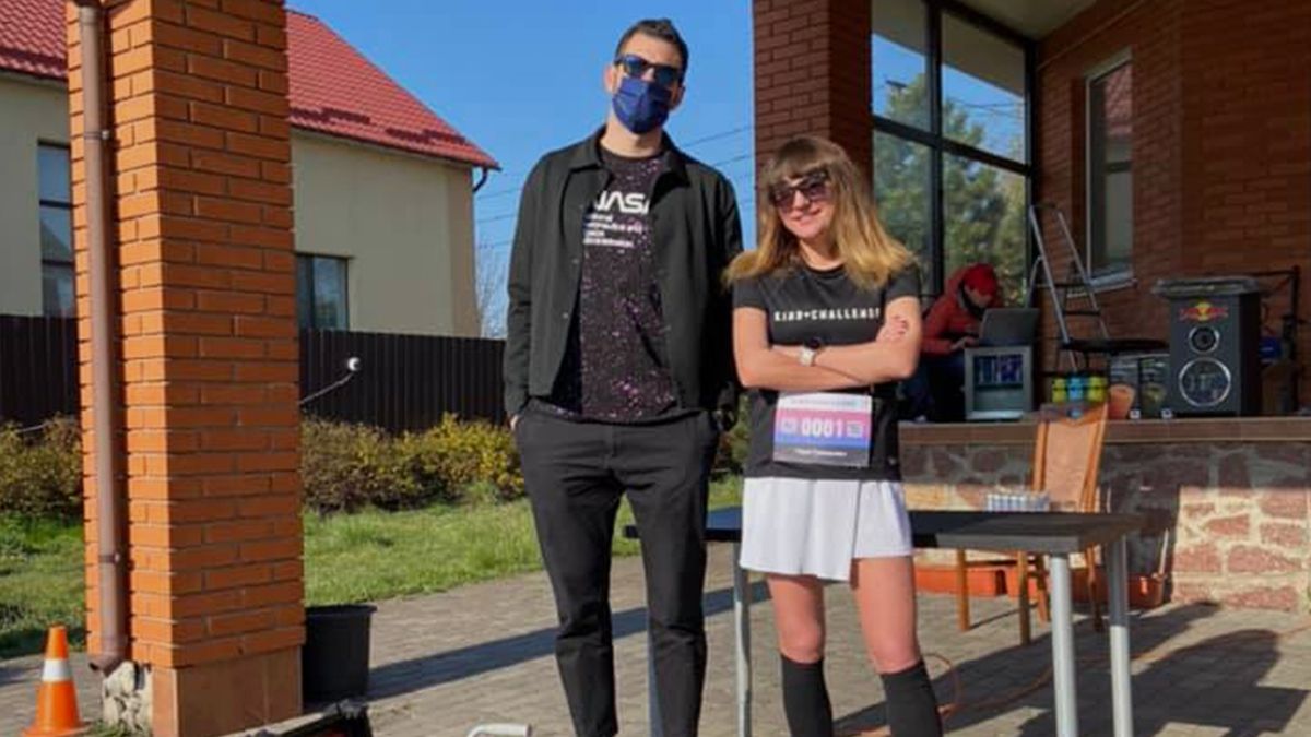 Українка пробігла марафон навколо свого будинку: відео