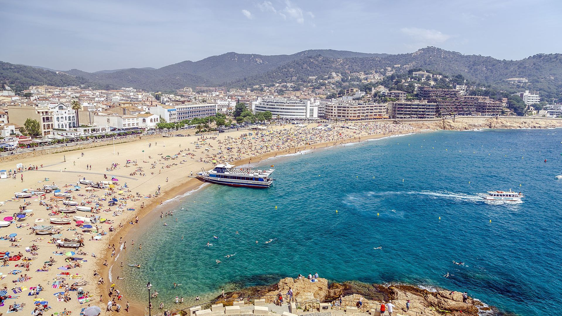 Іспанія не прийматиме туристів - фото 1