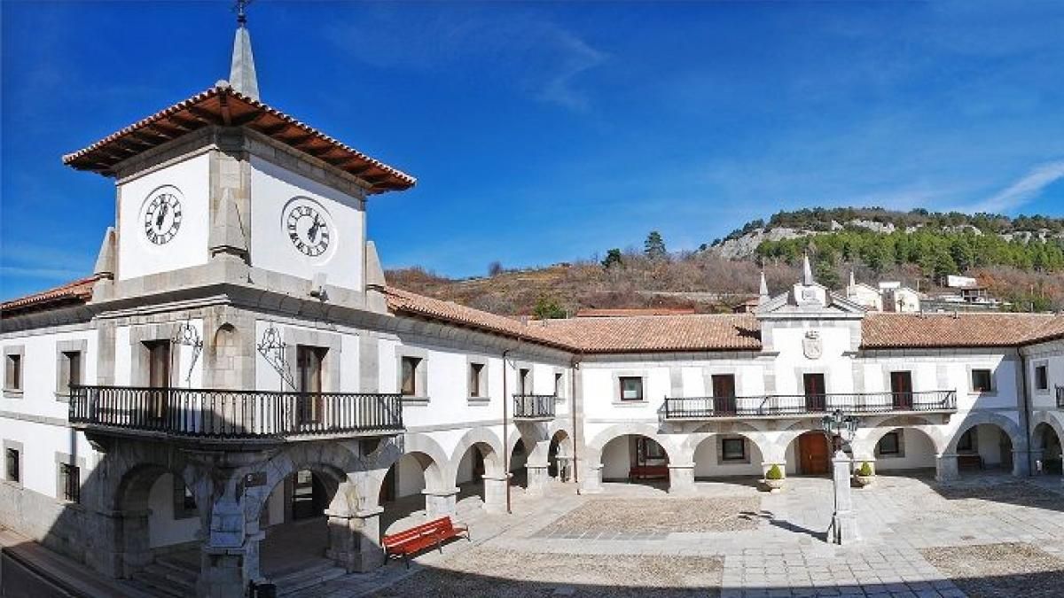 Мер містечка закликала брати приклад з дітей - фото 1