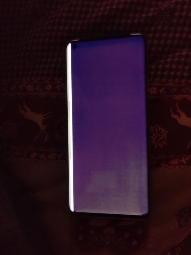 Гроші на вітер? Власники OnePlus 8 Pro скаржаться на проблеми з екраном - фото 399845