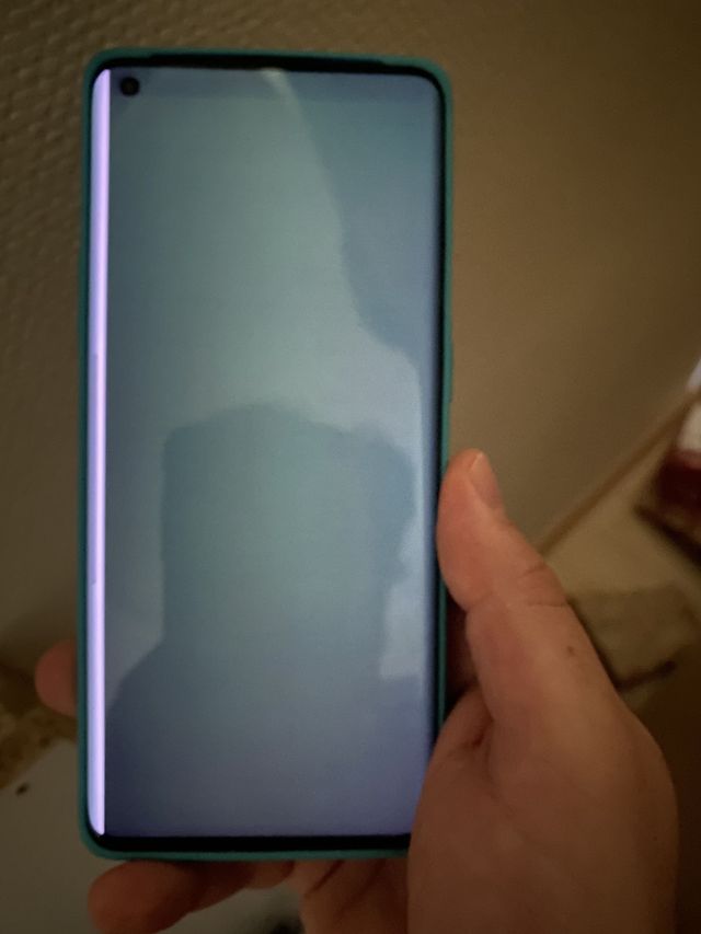 Гроші на вітер? Власники OnePlus 8 Pro скаржаться на проблеми з екраном - фото 399850