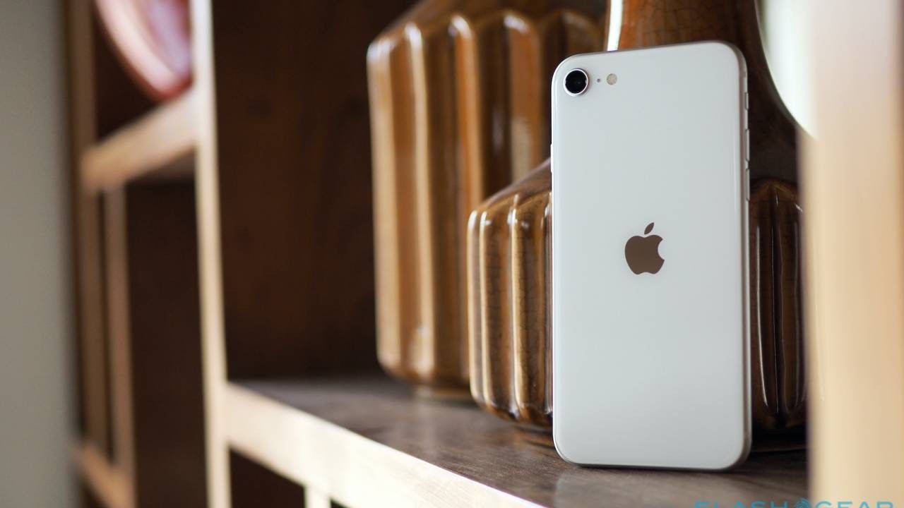 Новий iPhone SE працює з компонентами від iPhone 8 - фото 1