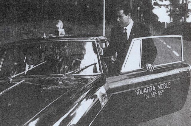 Гроза злочинців Риму: унікальний поліцейський Ferrari виставили на продаж - фото 399987