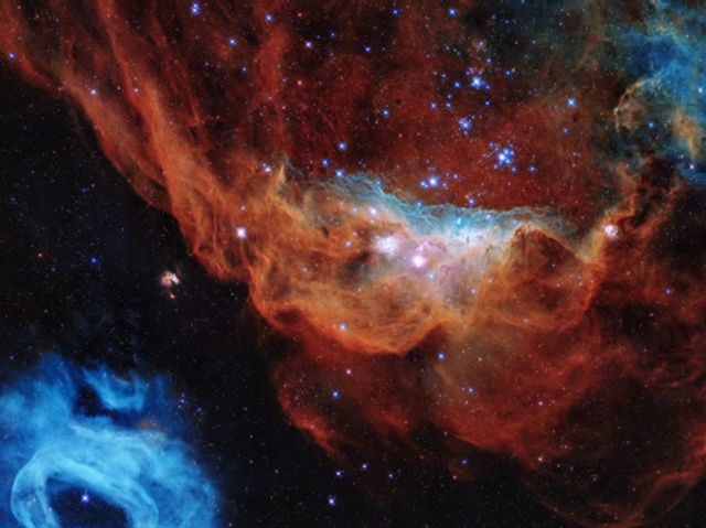 NASA показало знімок з Хаббла в день його 30-річчя - фото 400119