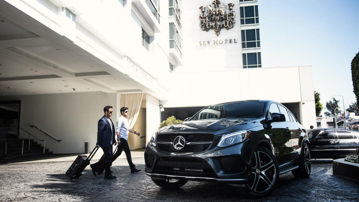 Mercedes-Benz безкоштовно доставлятимуть під двері - фото 1
