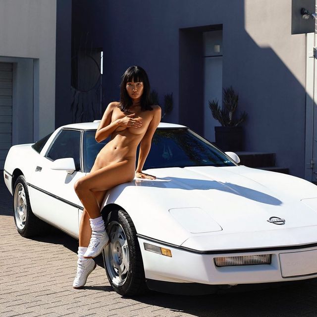 Дівчина тижня: розкута модель Мікі Хамано, яка не звикла приховувати спокусливе тіло (18+) - фото 400249