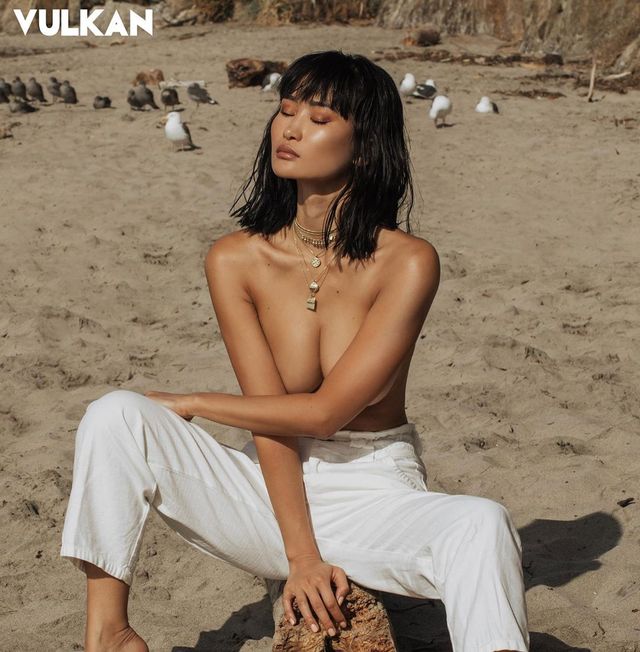 Дівчина тижня: розкута модель Мікі Хамано, яка не звикла приховувати спокусливе тіло (18+) - фото 400251