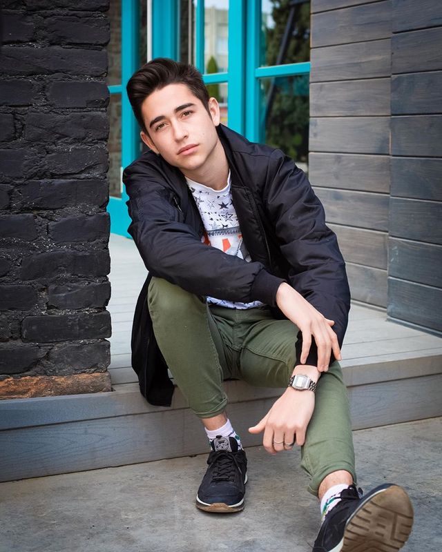 Роман Сасанчин – переможець шоу Голос країни 2020: біографія і найкращі виступи - фото 400304