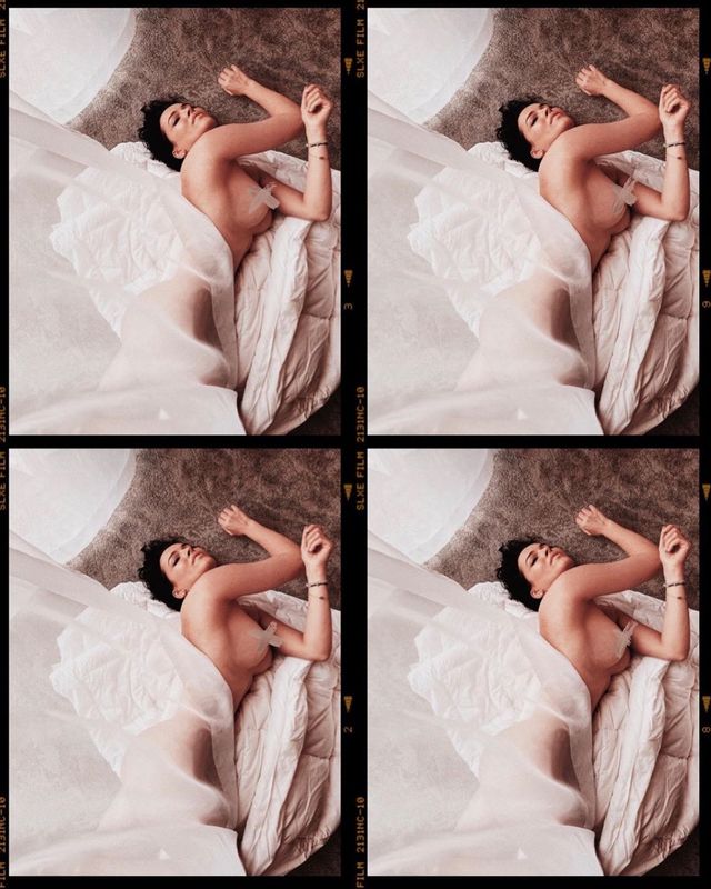 Абсолютно гола: Даша Астаф'єва поділилася вкрай відвертими знімками (18+) - фото 400376